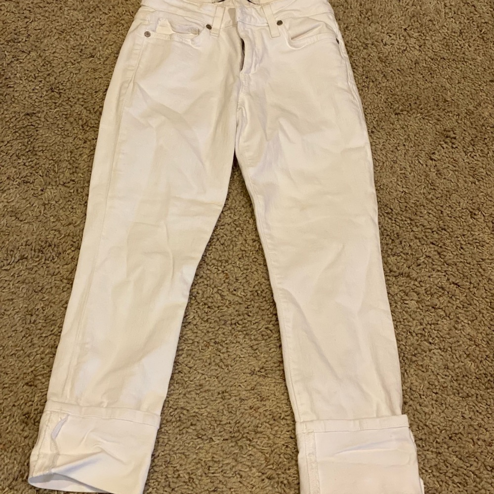 Joe’s Capri jeans! Any weather ready! Dress up or down! Cute style